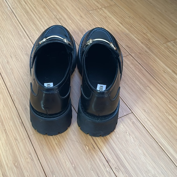 Classic Steve Madden Loafers - Picture 4 of 4